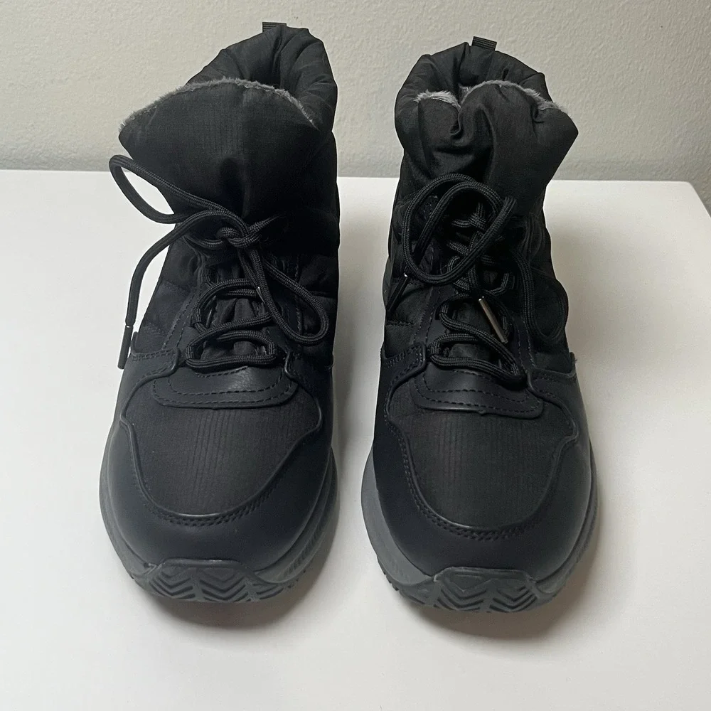 Eddie Bauer Women's Black Balasana Quilted Upper Lightweight Winter Boot Size 9
